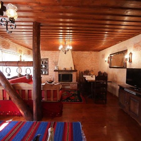 Dora'S House At Agios Germanos Prespes Guest House Bagian luar foto