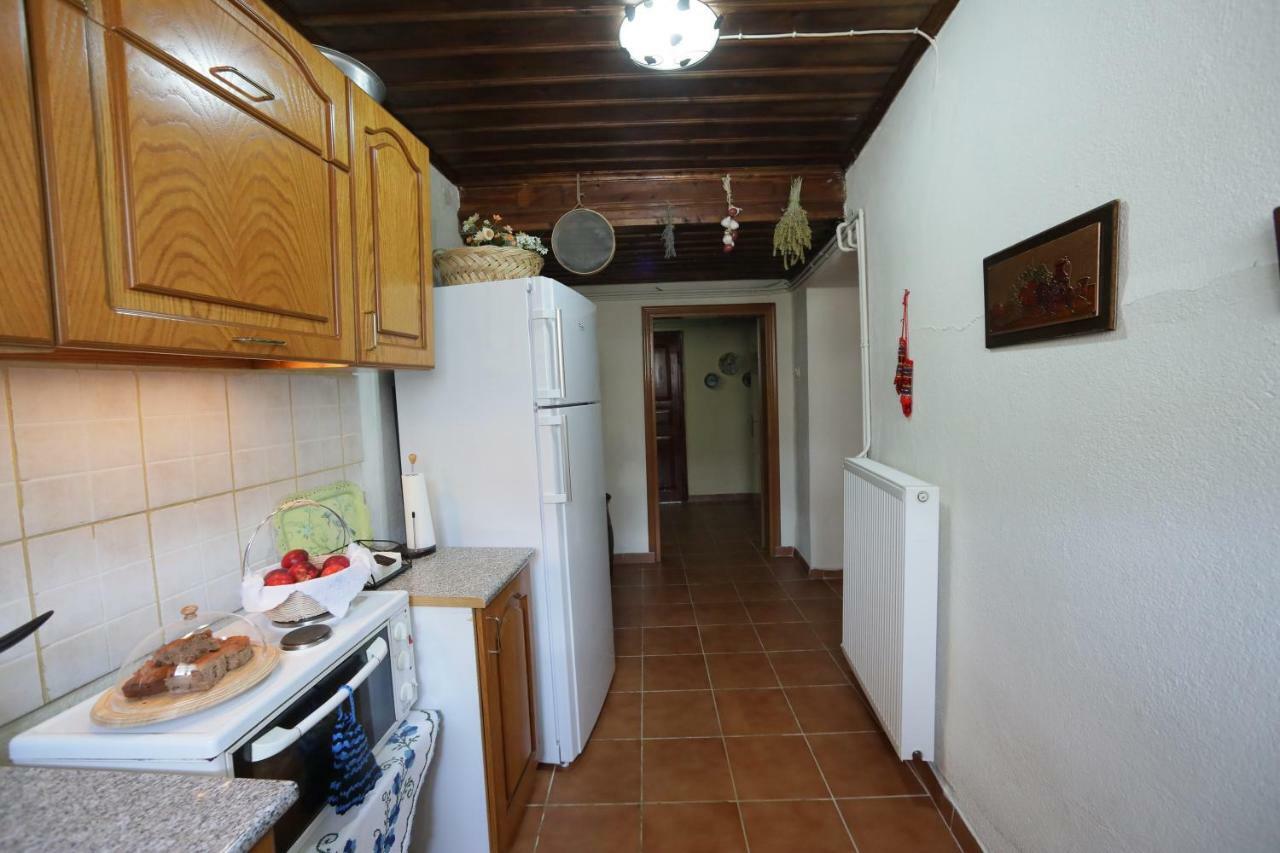 Dora'S House At Agios Germanos Prespes Guest House Bagian luar foto
