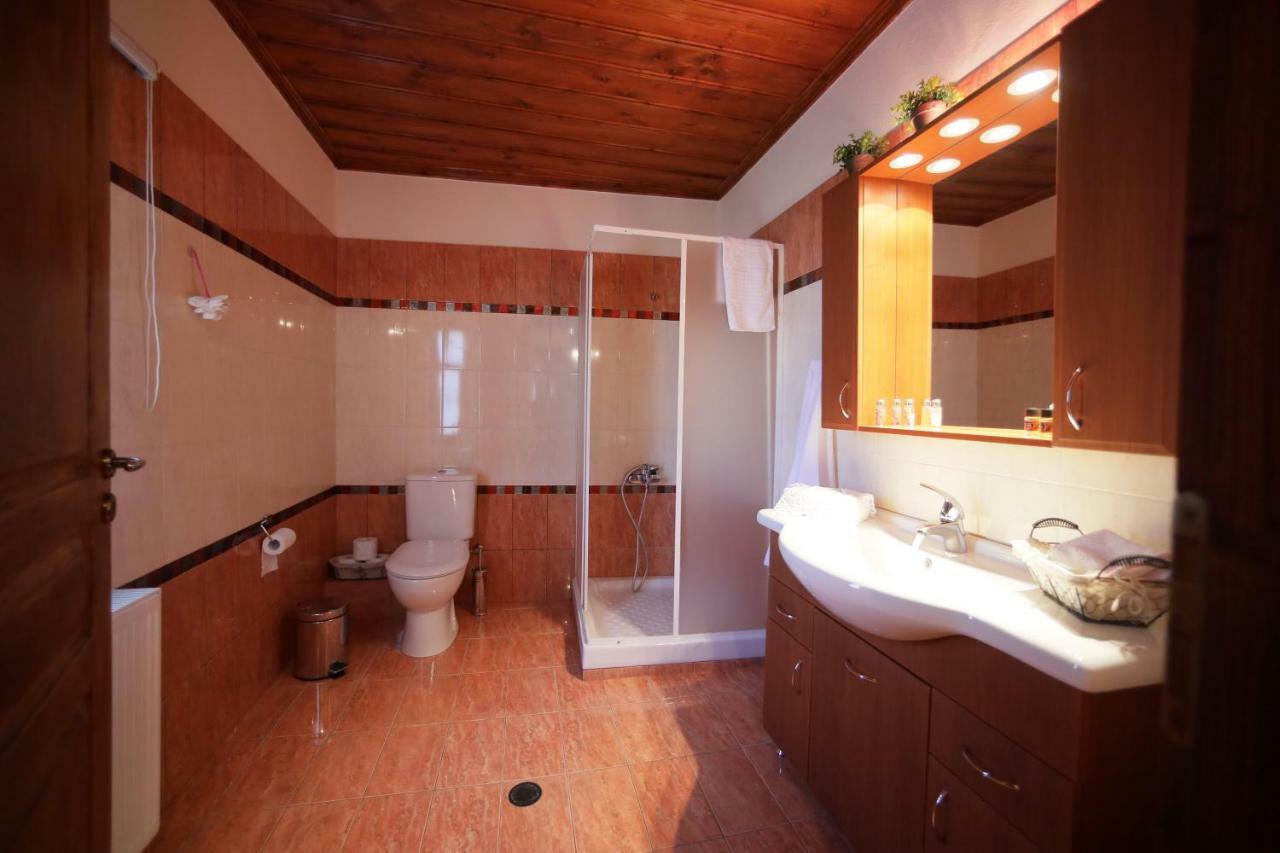 Dora'S House At Agios Germanos Prespes Guest House Bagian luar foto