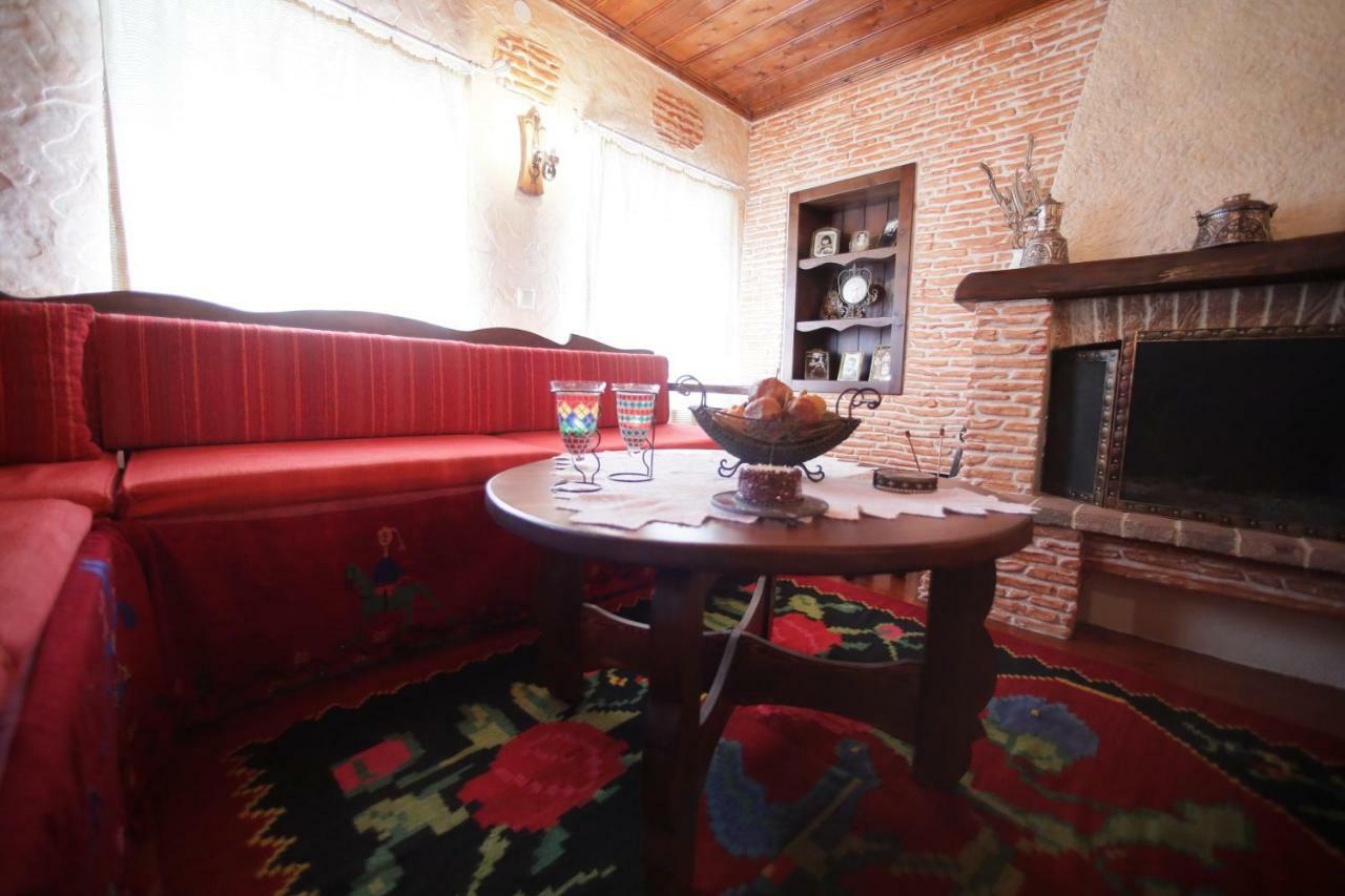 Dora'S House At Agios Germanos Prespes Guest House Bagian luar foto
