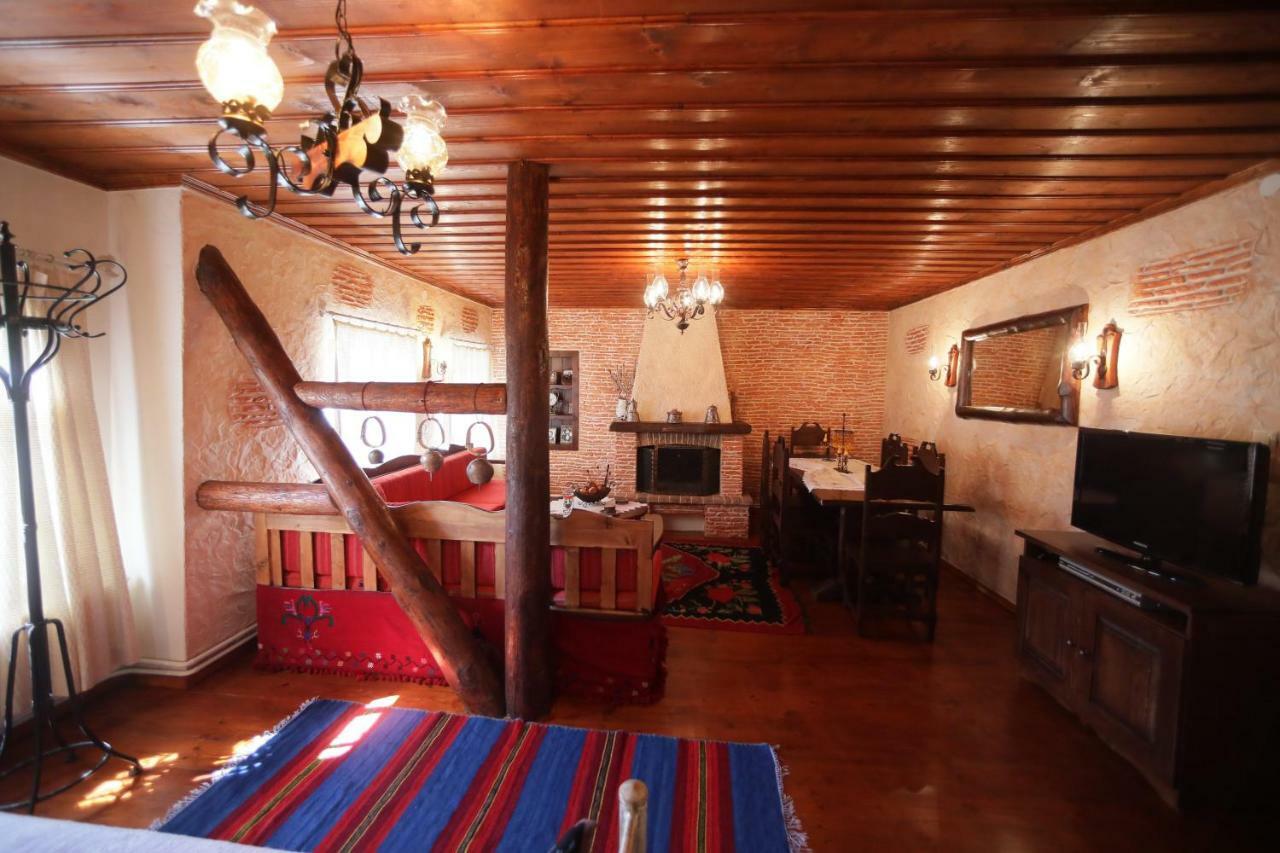 Dora'S House At Agios Germanos Prespes Guest House Bagian luar foto